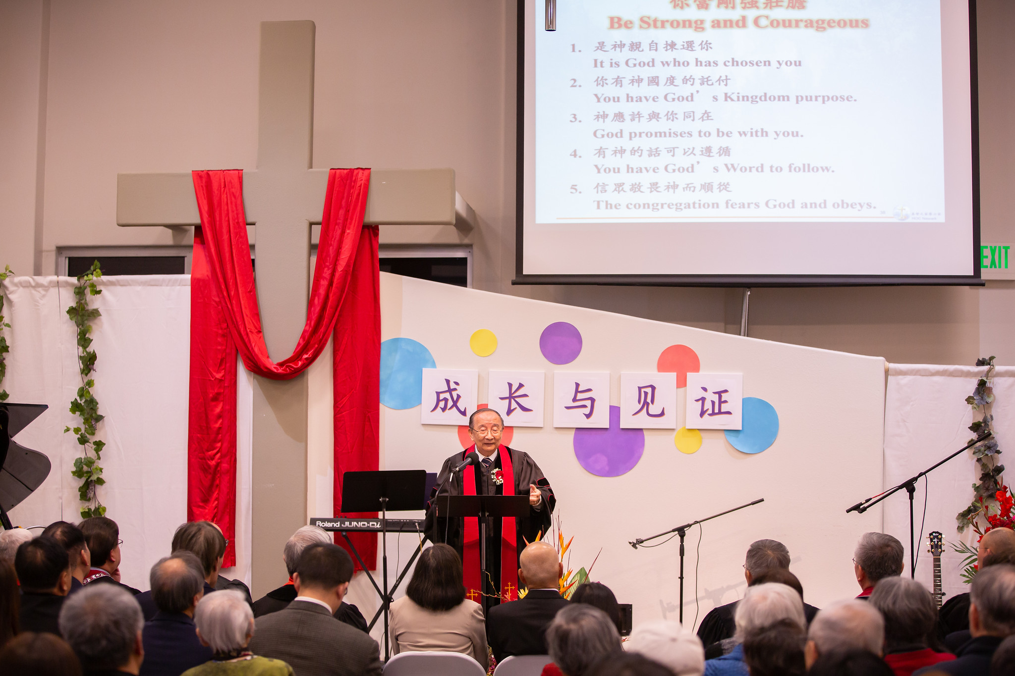 「升级家庭关顾」- 图文记录颜世敏传道按立成为牧师承受牧职的典礼
